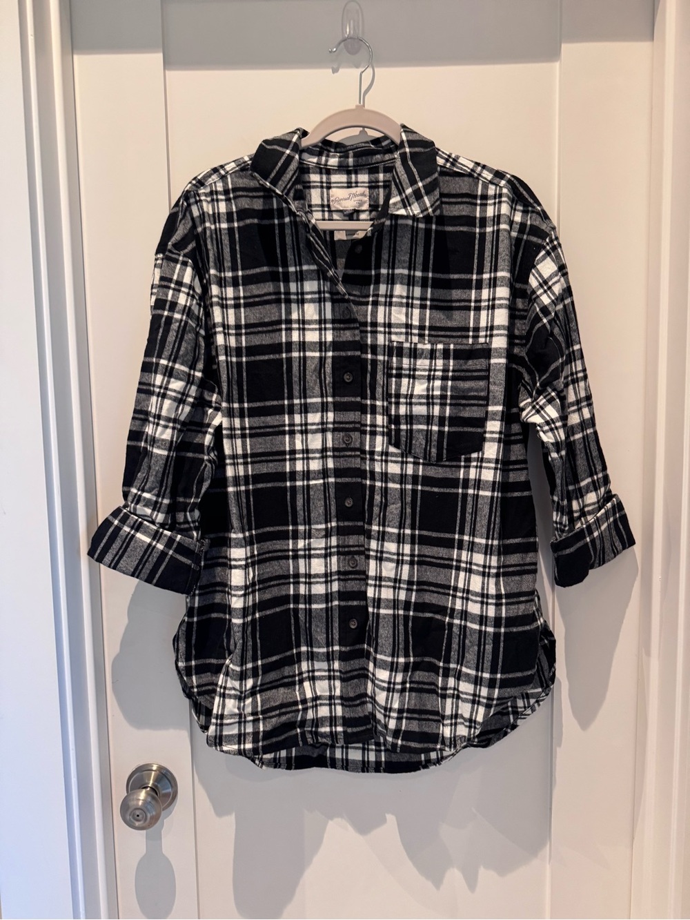 Universal Thread Black & White Plaid Button-Up Shirt